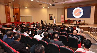Farklı ülke ve şehirlerden akademisyenlerin katıldığı sempozyumda tarih eğitimi masaya yatırıldı