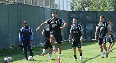 Florian Aye: "Takım ruhuyla hareket edip gol arayışında olan Florian göreceksiniz"