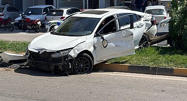 Gaziantep'te otomobil ile beton mikseri çarpıştı: 4 yaralı
