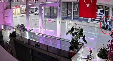 Hiç tanımadığı adamı bıçakla yaraladı, polisi görünce 'Game Over' diyerek teslim oldu