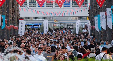 İEF'de eğlence ve sürprizler bir arada