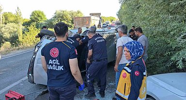 İki otomobil çarpıştı: 2 yaralı