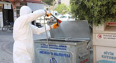 İncirliova'da karasinekle mücadele için çöp konteynerleri ilaçlandı