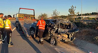 İstanbul Kuzey Marmara Otoyolu'nda seyir halindeki tır, hafif ticari araca çarptı: 6 yaralı
