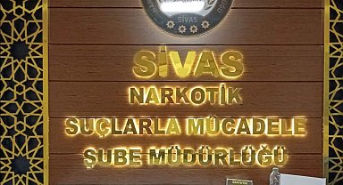 Kağıda emdirilmiş 32 bin kullanımlık uyuşturucu ele geçirildi