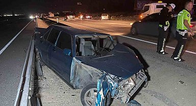 Karaman'da 2 otomobil çarpıştı: 3 yaralı