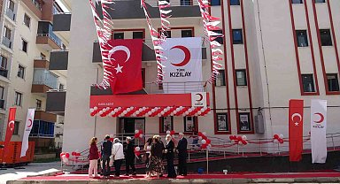 Kars'ta dayanışmanın sıcak kapısı açıldı: Kızılay Aşevi 7 bin kişiye umut olacak