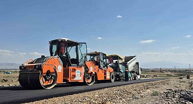 Kayseri Büyükşehir, Develi'de sıcak asfalt çalışmalarına başladı