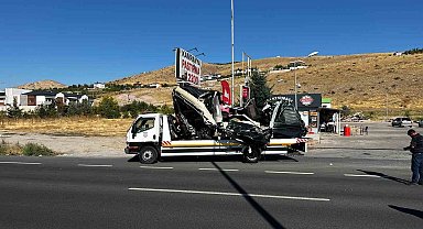 Kayseri'de yolcu otobüsü ile minibüs çarpıştı: 3 yaralı