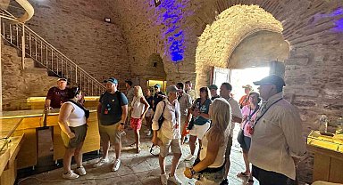 Kuşadası'ndaki Deniz Ticaret Tarihi Sergi Alanı'na yaz döneminde yoğun ilgi