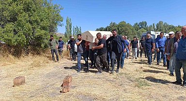 Muğla'da öldürülen genç kadın memleketi Malatya'da toprağa verildi