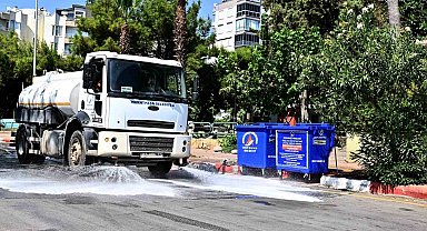 Muratpaşa'da çöp konteynerlerinde hijyen mesaisi
