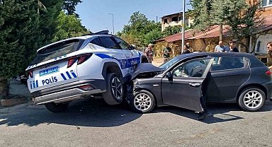 Nazilli'de polis aracı ile otomobil çarpıştı: 2 yaralı