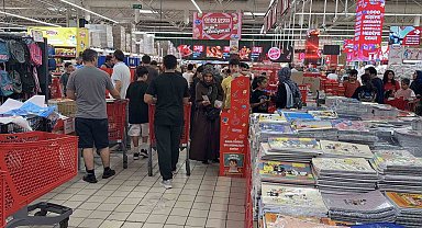 Okulların açılmasına kısa süre kala velilerin kırtasiye telaşı başladı