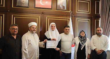 Sultan 2. Abdülhamid'in hayatı ve kişiliğinden etkilenen Alman kadın Müslüman oldu