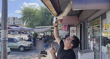 Taksiti bitmeden güvenlik kamerasını çaldılar