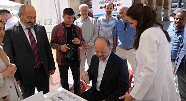 Tarihi meydanda "Halk Sağlığı Sokağı" kuruldu, vatandaşlara ücretsiz sağlık testleri yapıldı