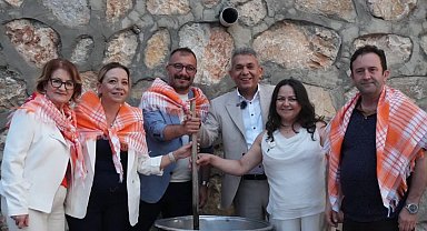 Türkü Akbayram babasının görüntüleriyle duygulandı