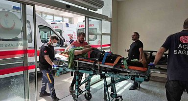 Tütün yüklü römork devrildi: 8 yaralı