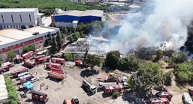 Tuzla'daki fabrika yangını kısmi olarak kontrol altına alındı