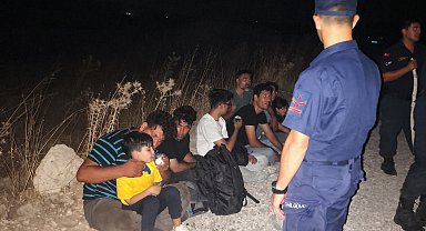 Yardım çağrısı yapan göçmenlerin imdadına ekipler yetişti