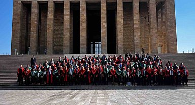 Yargıtay üyeleri, adli yılın açılışı dolayısıyla Anıtkabir'i ziyaret etti
