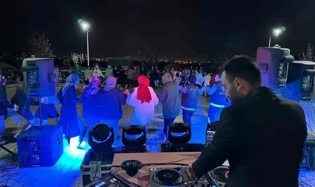 Öğrencilere moral konseri