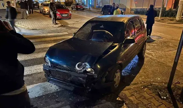 Sivas'ta iki otomobil çarpıştı: 7 yaralı