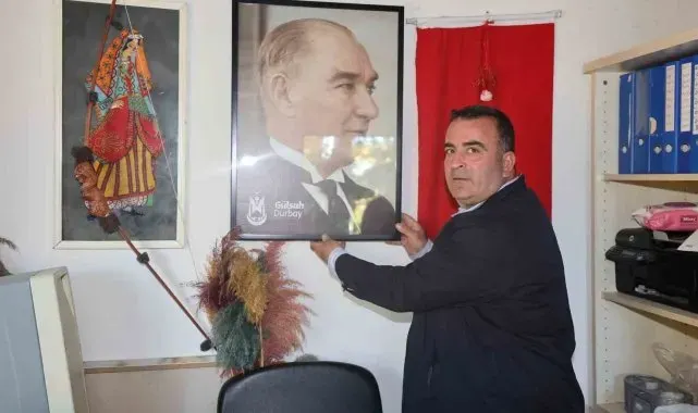 Şehzadeler Belediyesinden muhtarlara anlamlı hediye