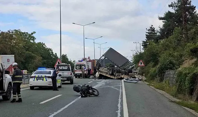 Karabük-Bartın yolunda feci kaza: çekici devrildi, 2 kişi hayatını kaybetti