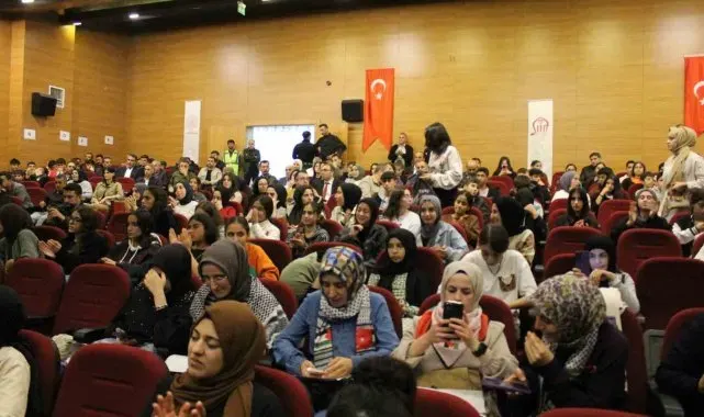 Bakan Tekin, 7. Siirt Uluslararası Kısa Film Festivali'ne katıldı