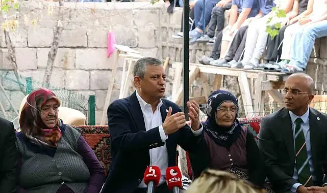 Özgür Özel'den gaf: "Kayseri'ye CHP'li belediyede getireceğiz"