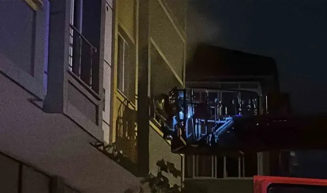 Arnavutköy'de elektrik panosundan çıkan yangın paniğe neden oldu