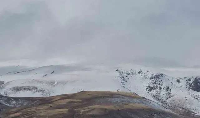 Süphan Dağı gelinliğini giydi
