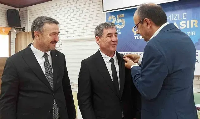 CHP'li meclis üyesi AK Parti'ye geçti
