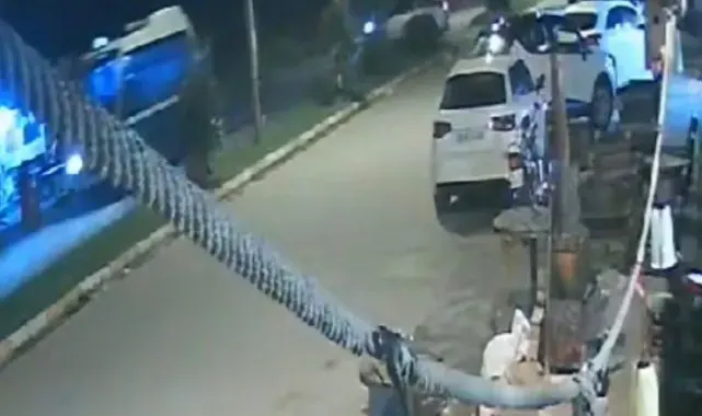 Karasu'da iki otomobil çarpıştı: 3 yaralı