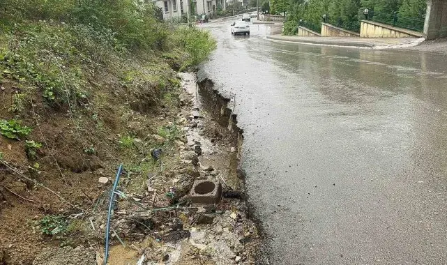 Bartın'da hem yağmur hem de kar yağışı etkili oldu
