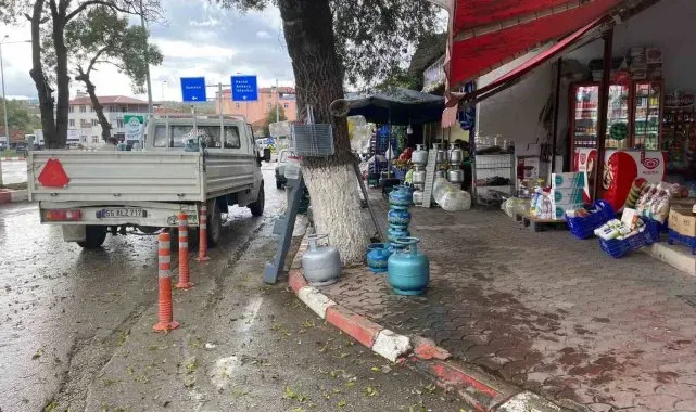 Bıçaklı saldırıya uğrayan esnaf yaralandı