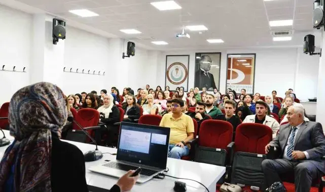 Bilecik'te 'Hastanelerde Eczacılık Hizmetleri' semineri düzenlendi