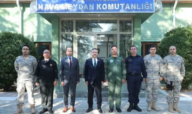 Vali Hüseyin Aksoy, Sivrihisar Hava Meydan Komutanlığı'nı ziyaret etti