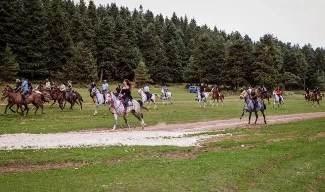 80 at binicisi At Yaylası'nda doğanın tadını çıkardı