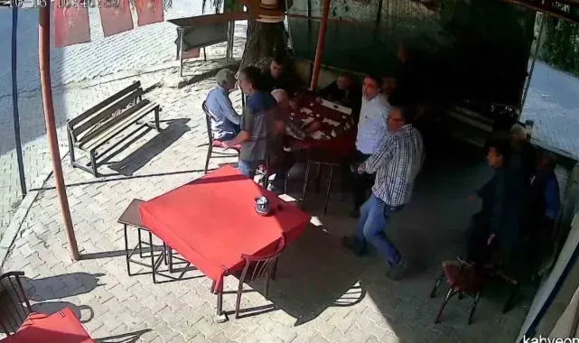 Elazığ'da 5,9'luk depreme kıraathanede böyle yakalandılar