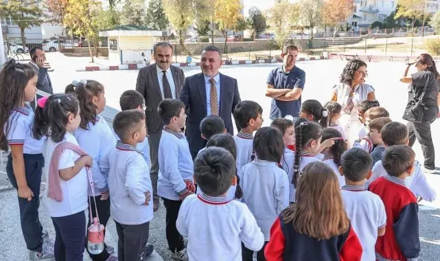 Başkan Ercan öğrencileri yalnız bırakmıyor