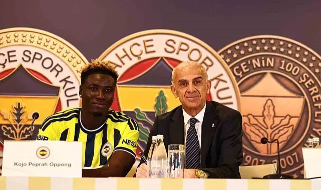 Fenerbahçe, Kojo Peprah Oppong için imza töreni düzenledi
