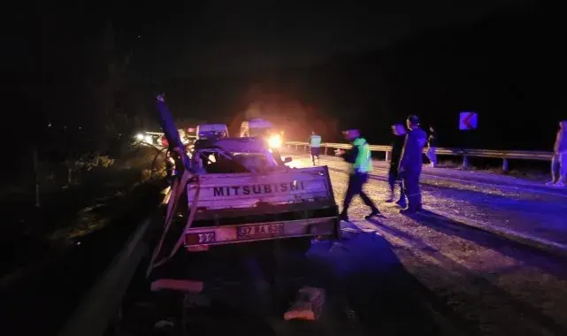 Karabük'te otomobil kamyonetle çarpıştı: 5 yaralı