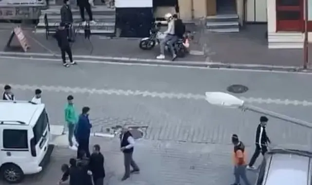Kuzenler arasında döner bıçaklı kavga çıktı; o anlar kamerada