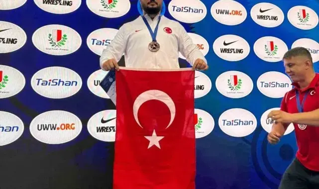 Milli güreşçi Sarıçiçek, Erzincan'a gurur yaşattı