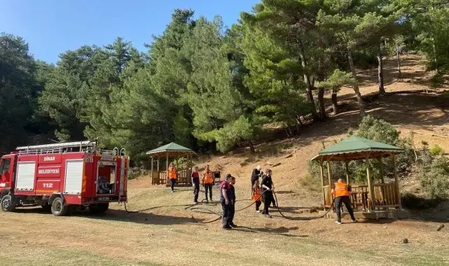 Dinar'daki ormanlık alanlarda çöpler temizlendi