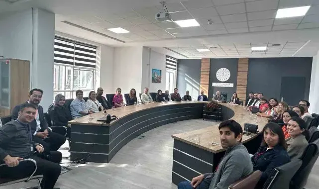 Afyonkarahisar'da Harezmi Eğitim Modeli öğretmen eğitimleri başladı