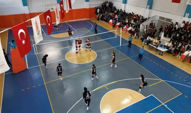 Onikişubat Belediyesi'nin Cumhuriyet Spor Şöleni'nde final heyecanı